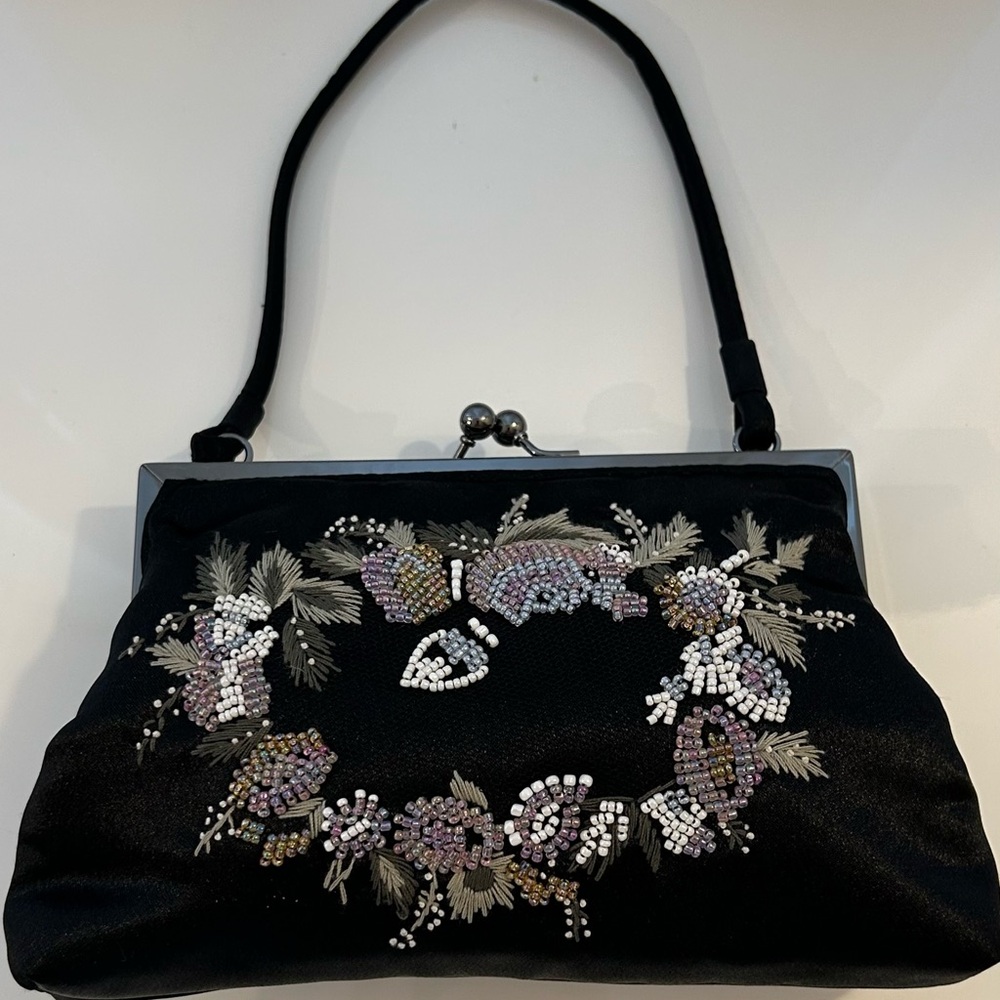 MENBUR Mini Size 8,5/ 5,5 Black Embroidered Beaded Bag Excellent condition!